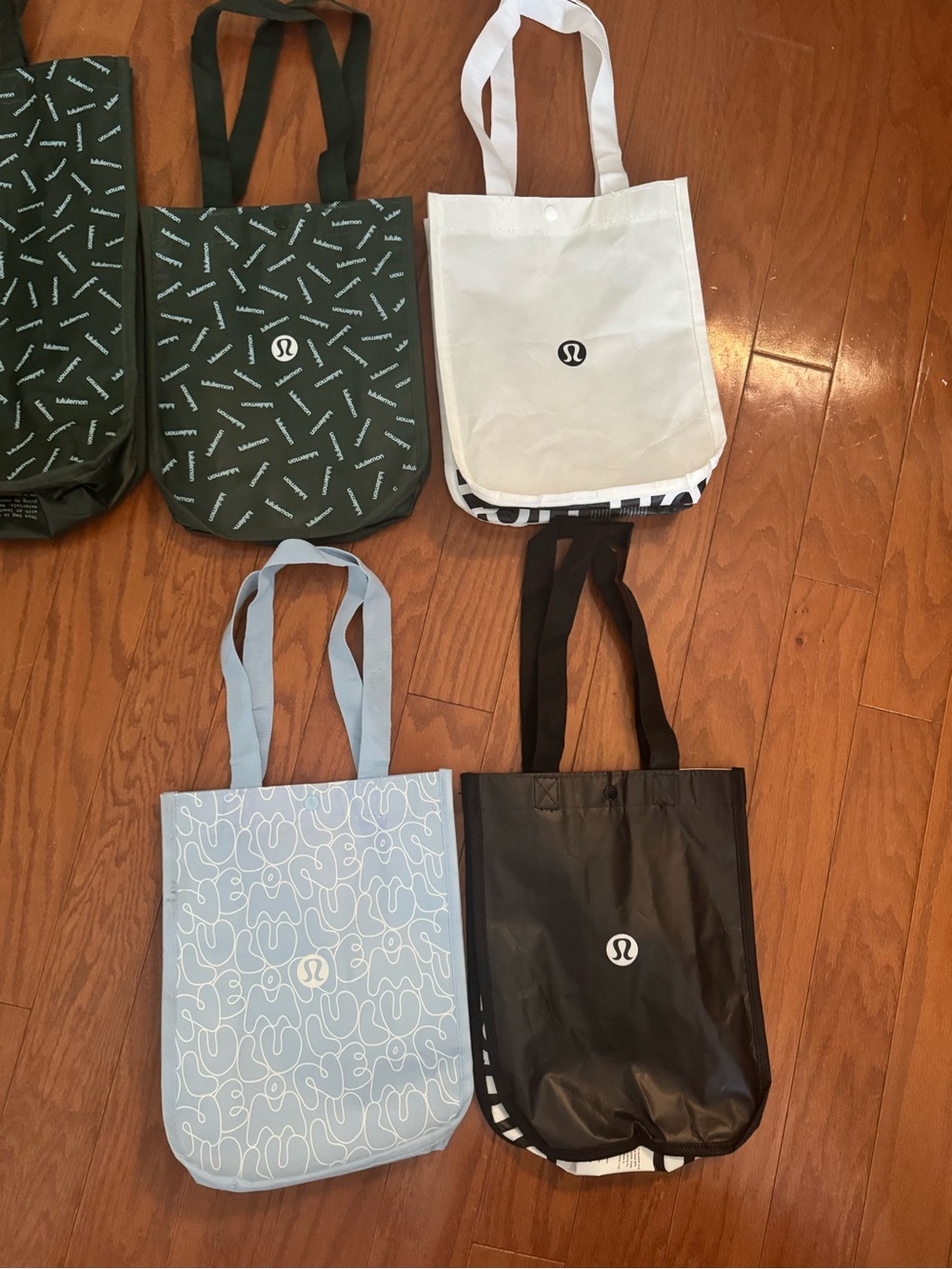 Lululemon Reusable Shopping Tote Bag Lot of 5 Snap Closure Mixed Sizes - Picture 5 of 6